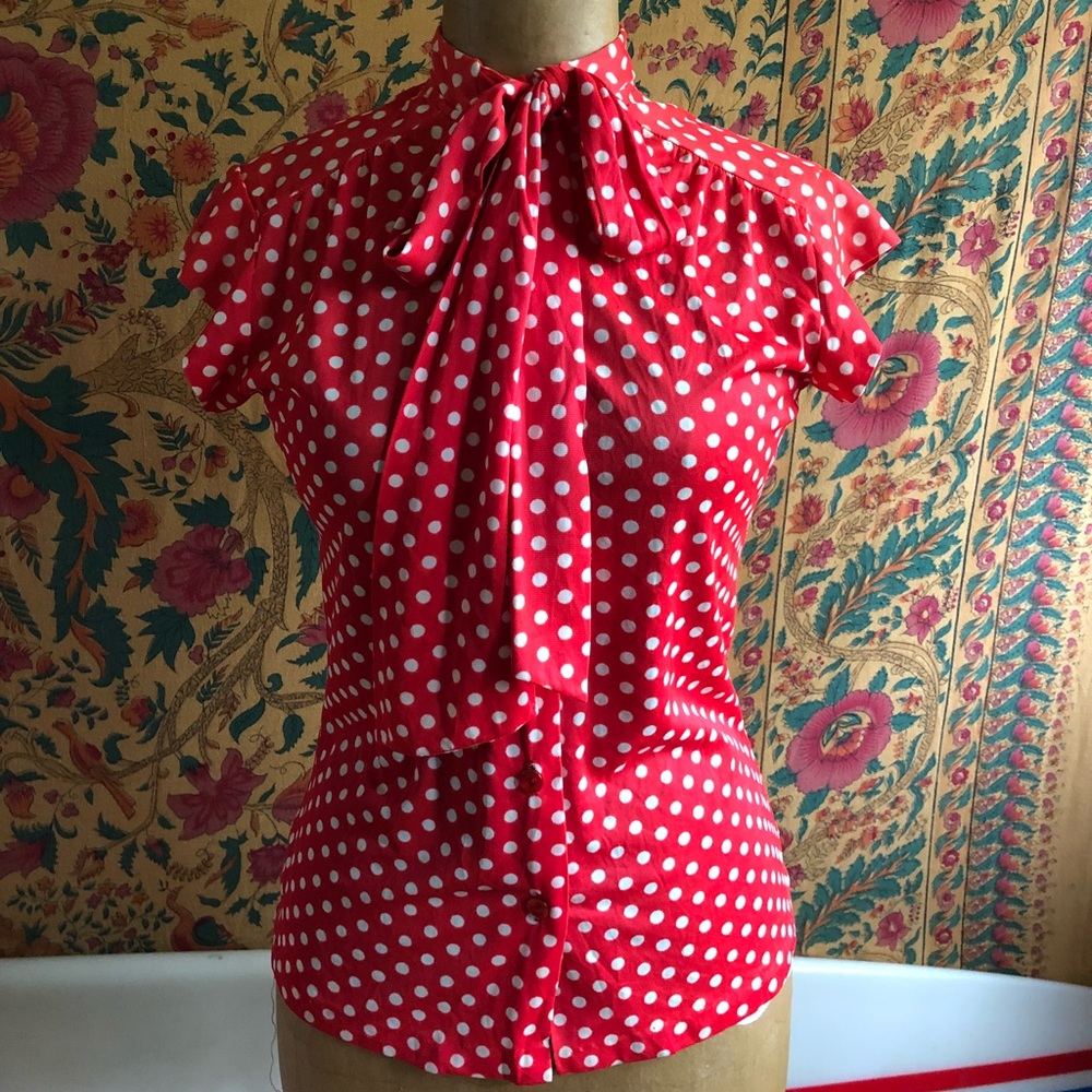 Retro bow shirt 😘